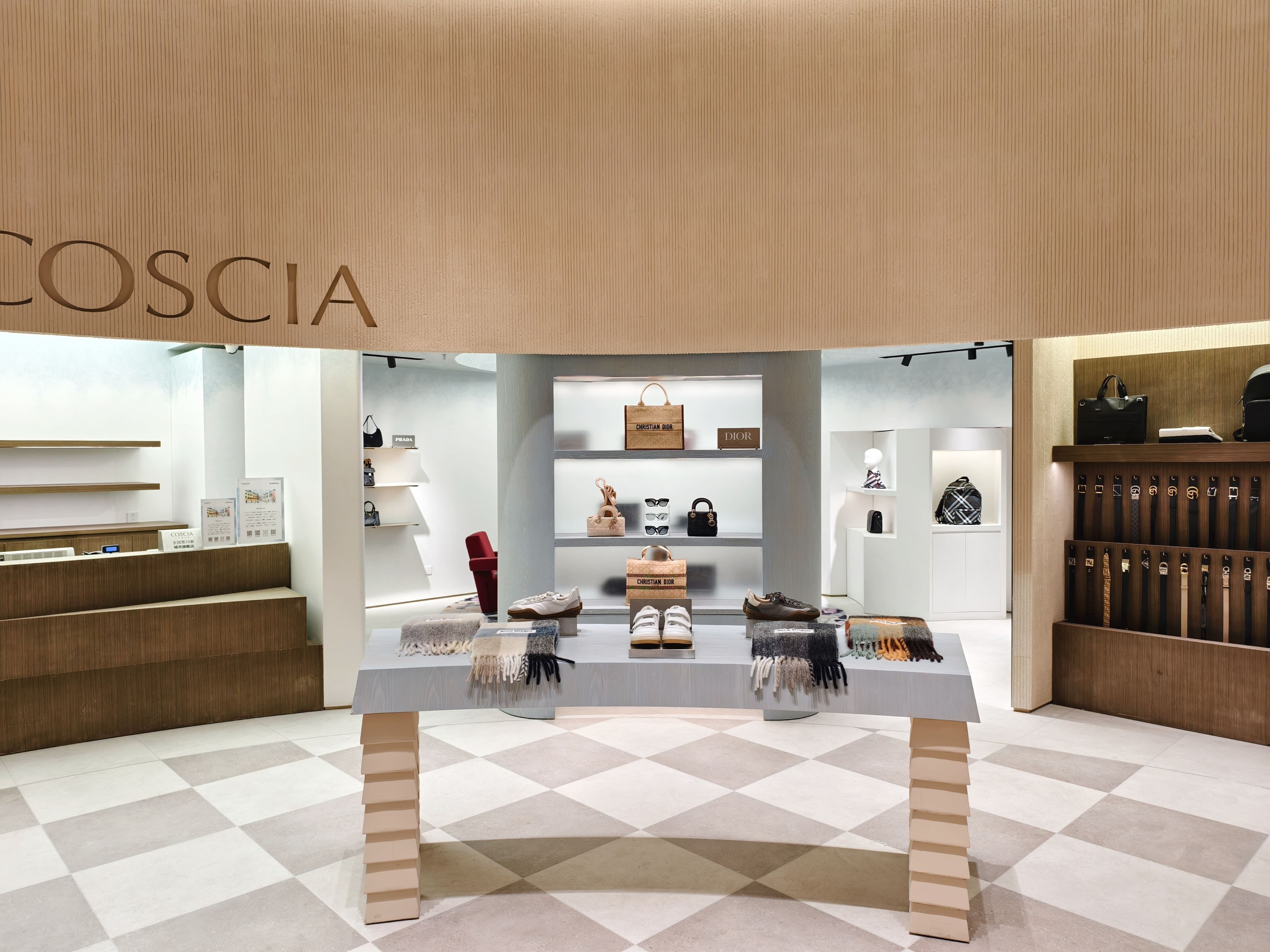 COSCIA 蔻莎-鄂尔多斯兴泰铜锣湾广场店